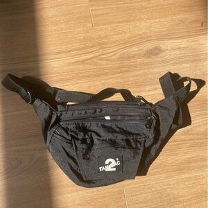 Tan 2 Sac 90s Black Fannypack